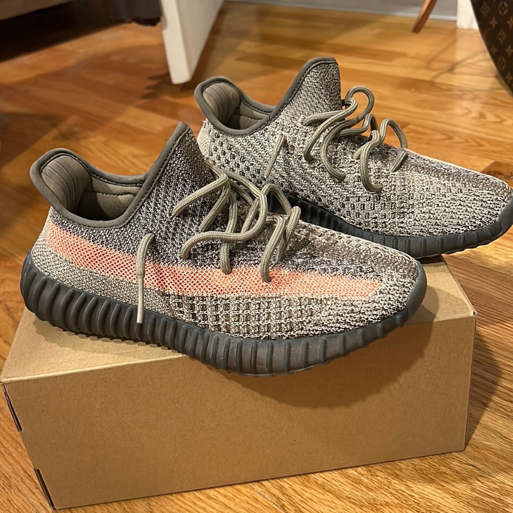 Yeezy Boost 350 V2 ‘Ash Stone’. Size 6